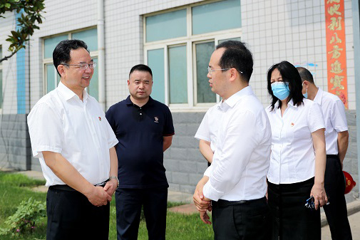 郑州市委常委、、市纪委书记杜新军一行莅临豪门国际调研指导事情