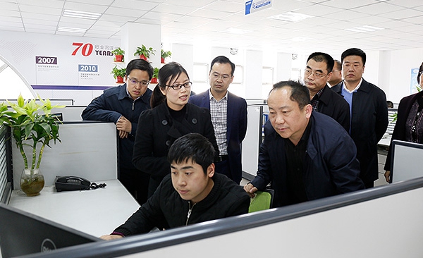 河北省工信厅厅长龚晓峰一行莅临豪门国际股份考察指导事情